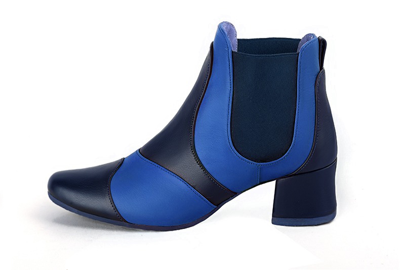 Step out in two-tone leather Chelsea ankle boots with contrasting elastic side gussets for a bold, modern graphic style, in navy blue and electric blue leather with round toe and low flared heel - Florence KOOIJMAN